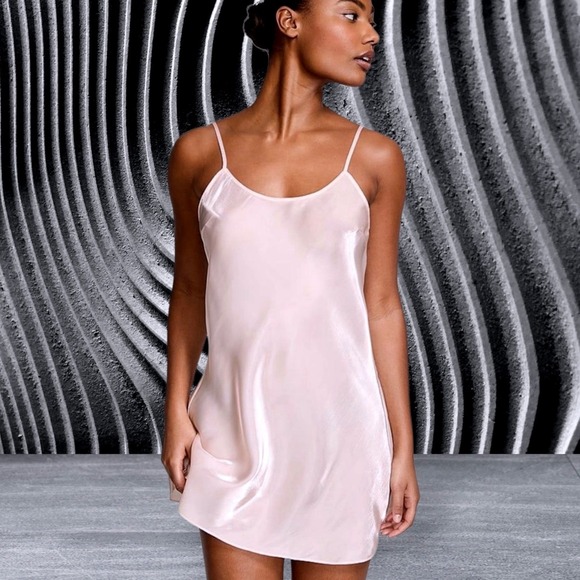 Victoria's Secret Dresses & Skirts - Victoria's Secret Organza Pink Champagne Mini Slip Size M NWT